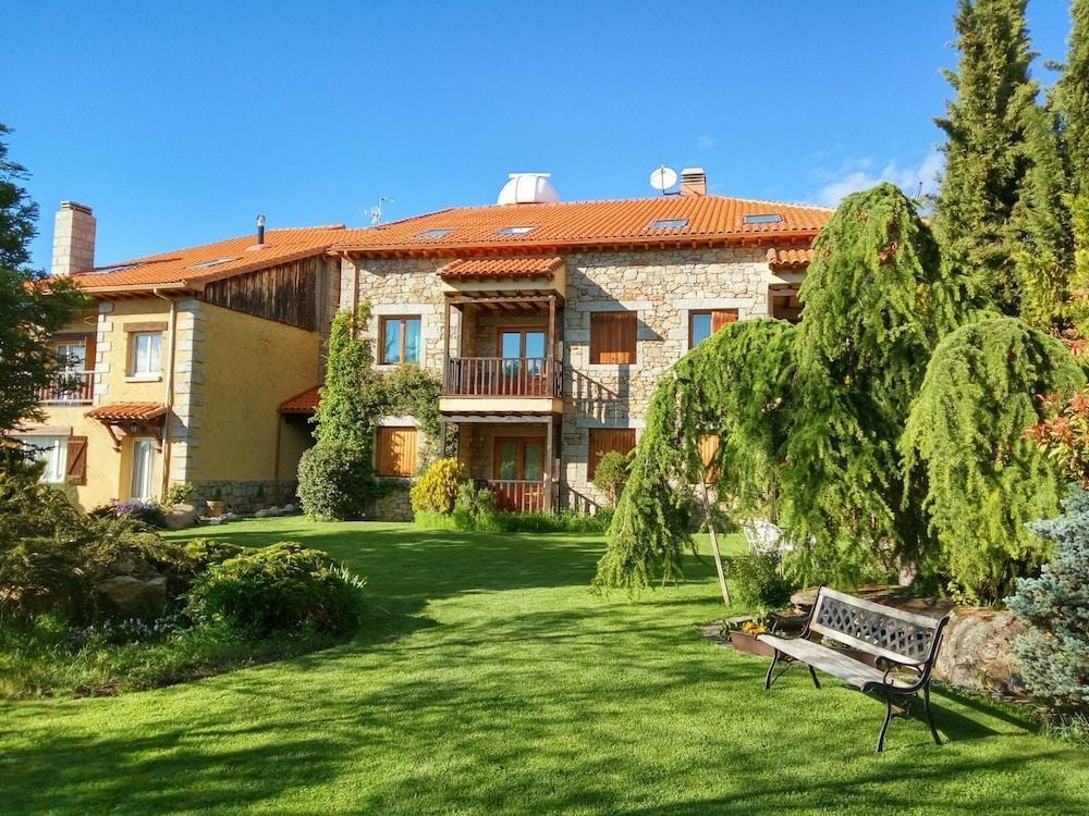 El Milano Real Hoyos del Espino Exterior foto